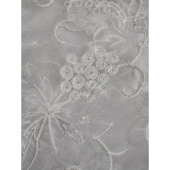 Vintage Sheer and Lace Off-White Needlepoint Grape Vine Tablecloth - Picture 5 of 9